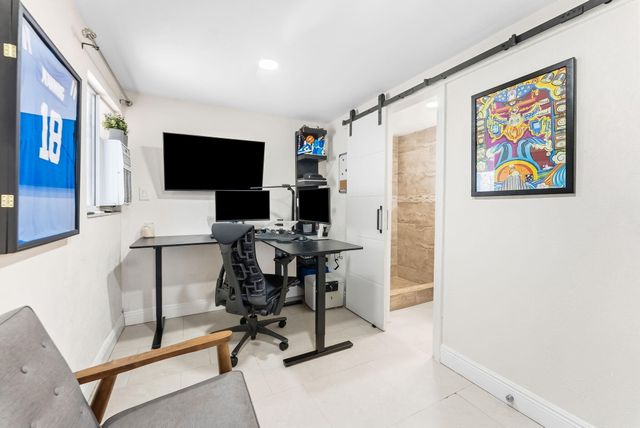829 NE 17th Street, Fort Lauderdale, FL 33305