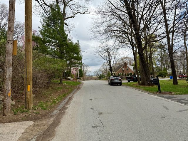 49 Williams Street, Lincoln, RI 02865