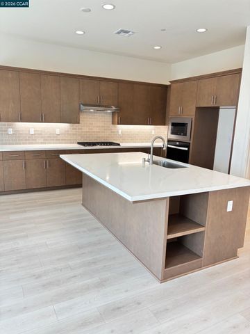 16113 Purdy Ct, Lathrop, CA 95330