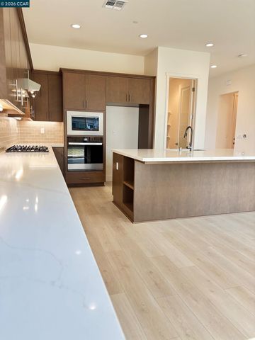 16113 Purdy Ct, Lathrop, CA 95330