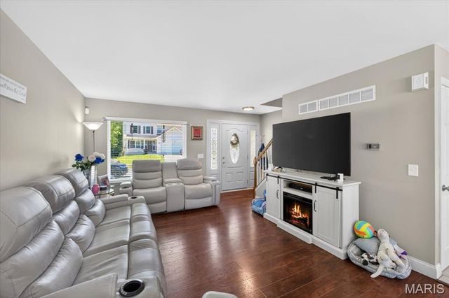 1330 Parmer Drive, Florissant, MO 63031