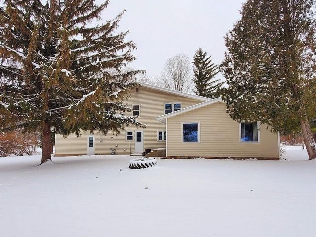 N4574 BROADWAY STREET, New London, WI 54961