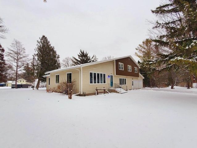 N4574 BROADWAY STREET, New London, WI 54961