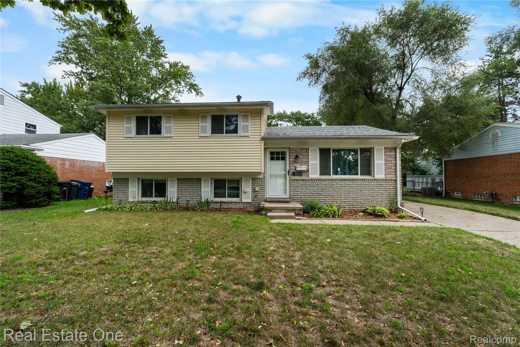 901 Judith Street, Westland, MI 48186
