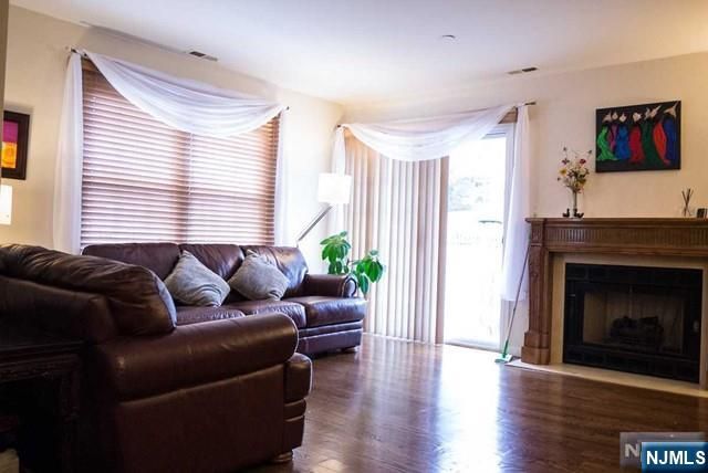 8 Markham Circle, Englewood, NJ 07631