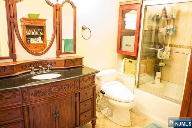 8 Markham Circle, Englewood, NJ 07631