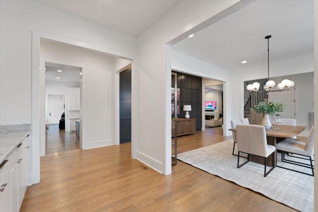 915 Glendale Ln, Nashville, TN 37204