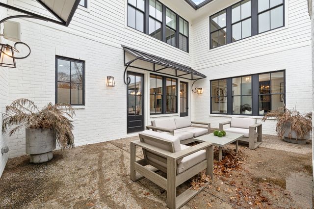 915 Glendale Ln, Nashville, TN 37204