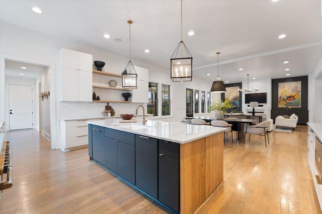 915 Glendale Ln, Nashville, TN 37204