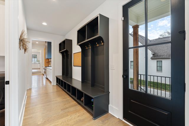 915 Glendale Ln, Nashville, TN 37204