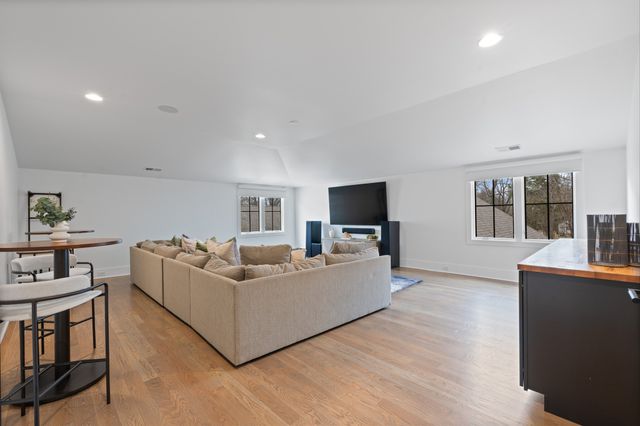 915 Glendale Ln, Nashville, TN 37204