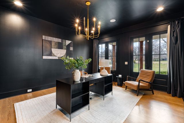 915 Glendale Ln, Nashville, TN 37204