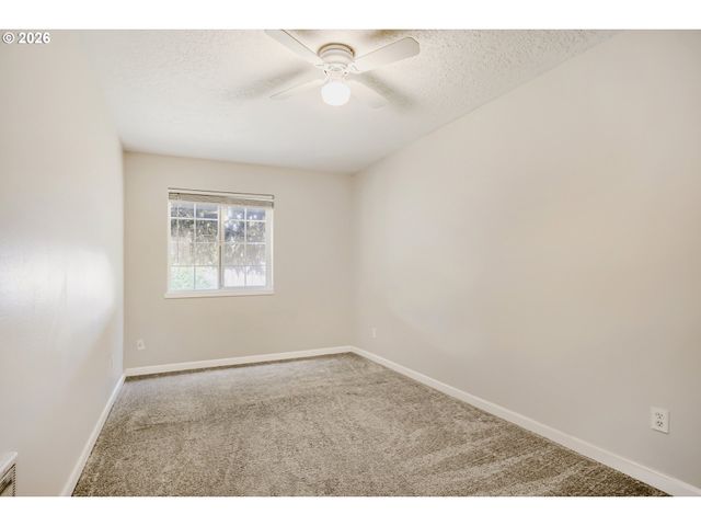 951 MILL St, Silverton, OR 97381