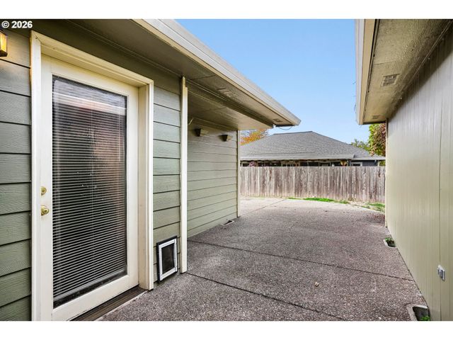 951 MILL St, Silverton, OR 97381