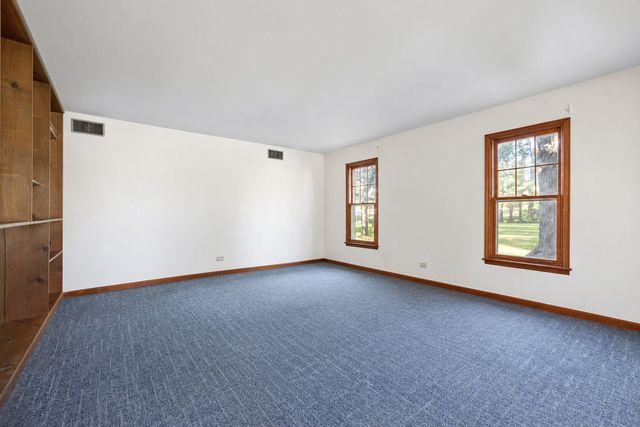 8527 W Dralle Road, Frankfort, IL 60423