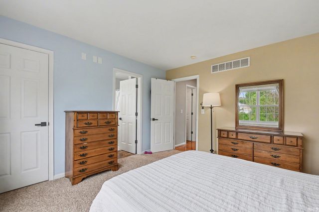 4335 E Field Gate Drive, South Bend, IN 46628