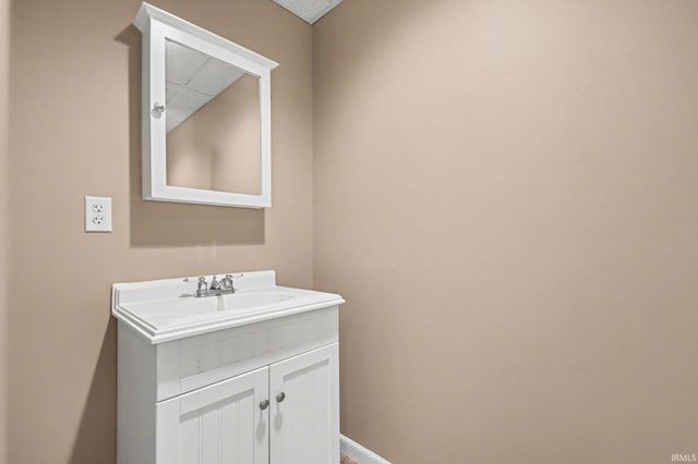 4335 E Field Gate Drive, South Bend, IN 46628