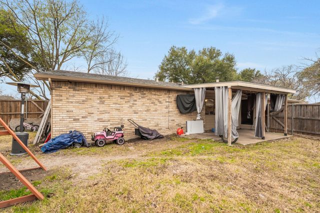 3418 Meadow Oaks Drive, Garland, TX 75043