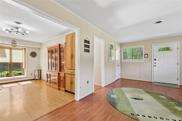 5 Shagbark Court, New City, NY 10956