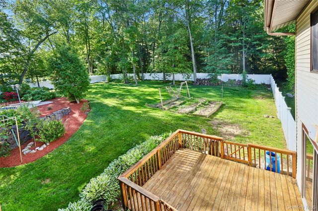 5 Shagbark Court, New City, NY 10956