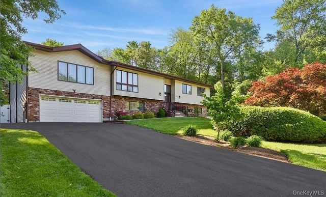 5 Shagbark Court, New City, NY 10956