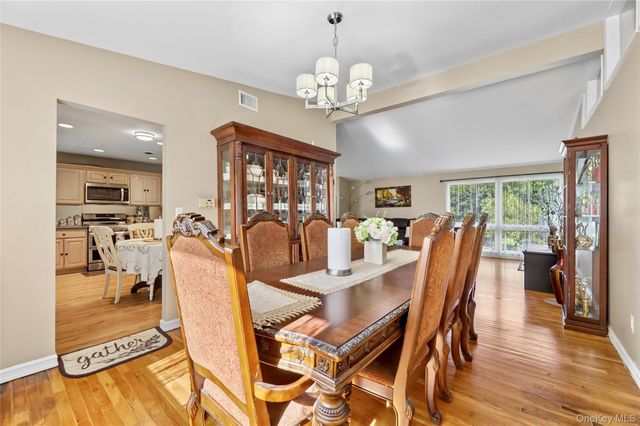 5 Shagbark Court, New City, NY 10956