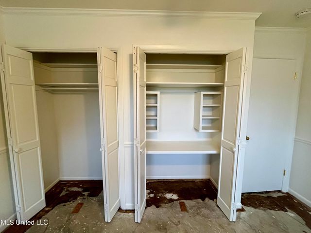 2 Lexington Place, Gulfport, MS 39507