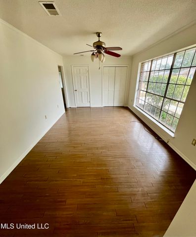 2 Lexington Place, Gulfport, MS 39507