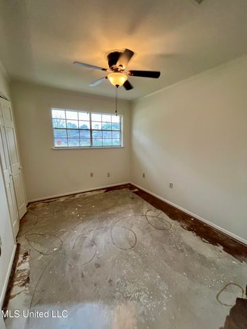 2 Lexington Place, Gulfport, MS 39507