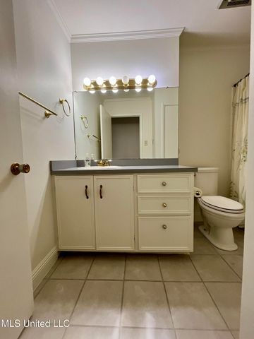 2 Lexington Place, Gulfport, MS 39507