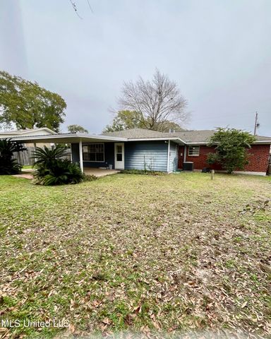 2 Lexington Place, Gulfport, MS 39507