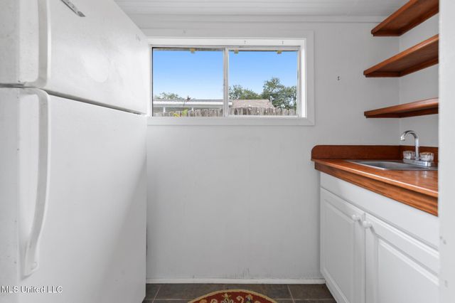 321 State Street, Bay Saint Louis, MS 39520