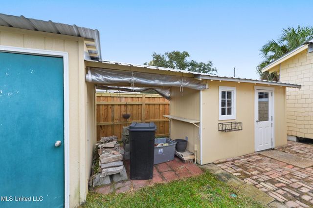 321 State Street, Bay Saint Louis, MS 39520