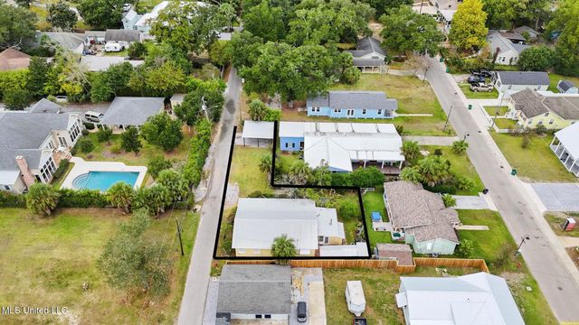 321 State Street, Bay Saint Louis, MS 39520