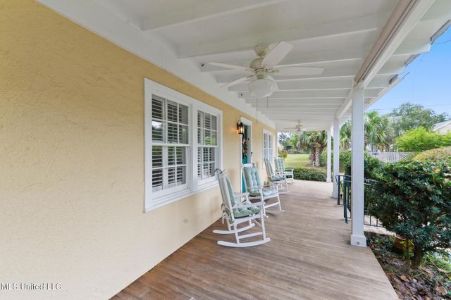 321 State Street, Bay Saint Louis, MS 39520