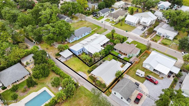 321 State Street, Bay Saint Louis, MS 39520