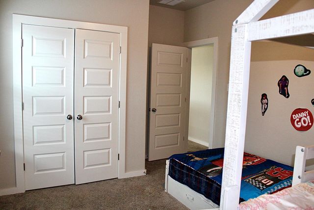 174 Gullivers DR, Elgin, TX 78621