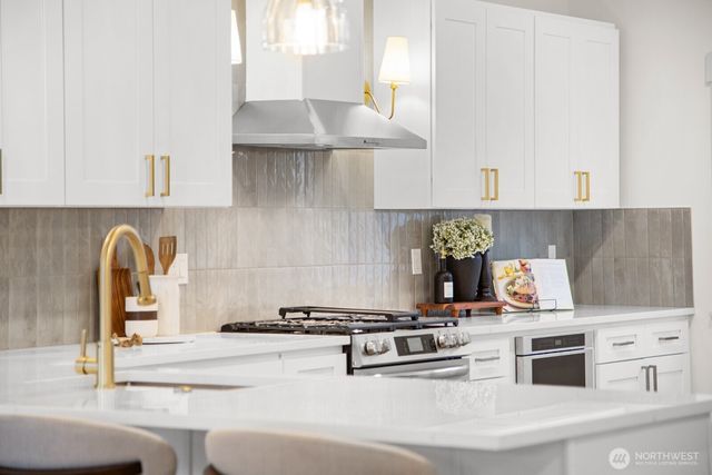 3037 21st Avenue W, Seattle, WA 98199