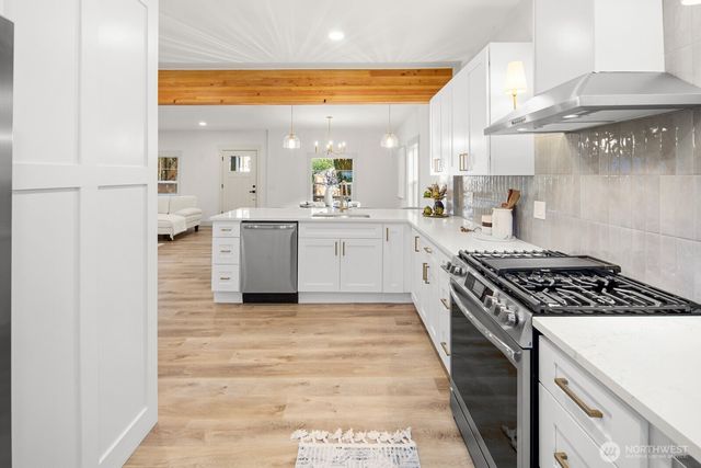 3037 21st Avenue W, Seattle, WA 98199