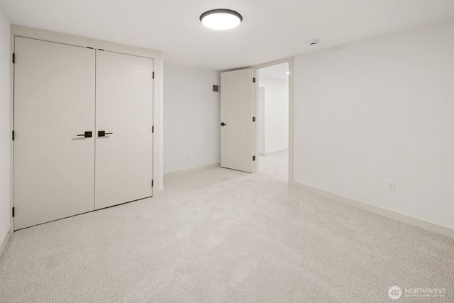 3037 21st Avenue W, Seattle, WA 98199