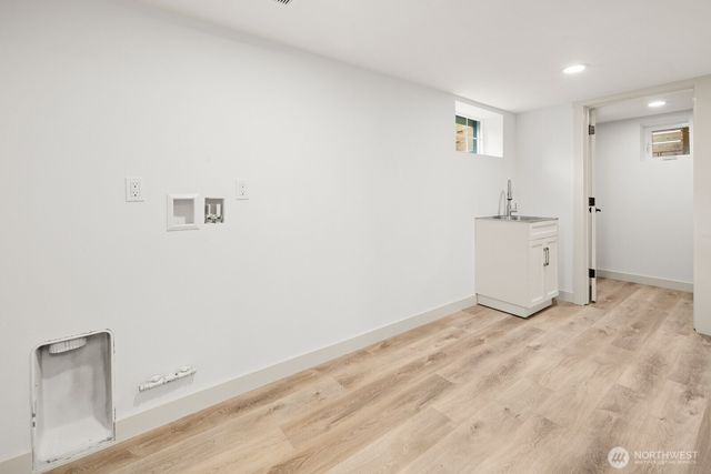 3037 21st Avenue W, Seattle, WA 98199