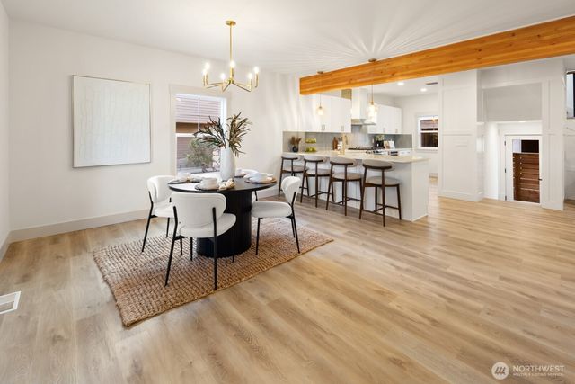 3037 21st Avenue W, Seattle, WA 98199