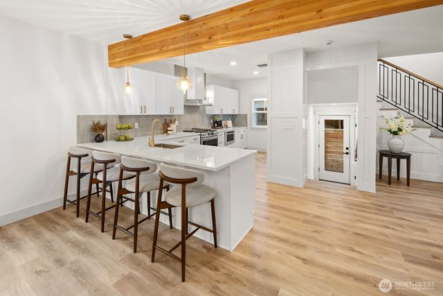 3037 21st Avenue W, Seattle, WA 98199