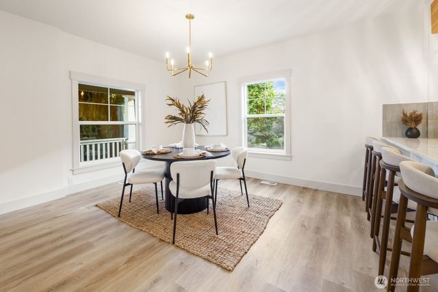 3037 21st Avenue W, Seattle, WA 98199