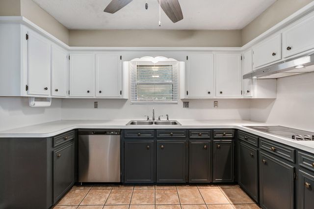 13714 Lynnwood Lane, Sugar Land, TX 77498