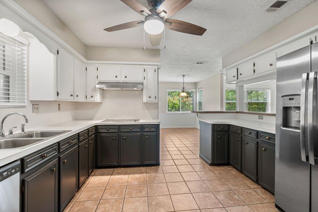 13714 Lynnwood Lane, Sugar Land, TX 77498