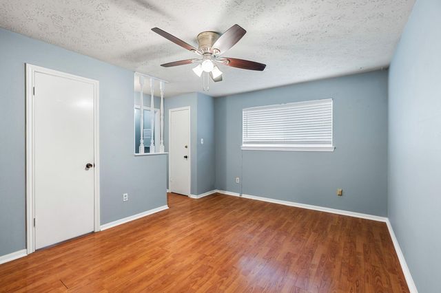 13714 Lynnwood Lane, Sugar Land, TX 77498