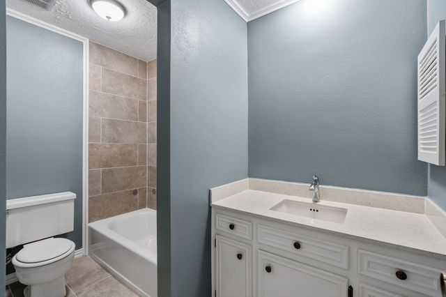 13714 Lynnwood Lane, Sugar Land, TX 77498