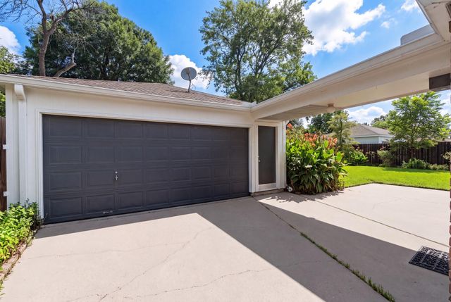 13714 Lynnwood Lane, Sugar Land, TX 77498