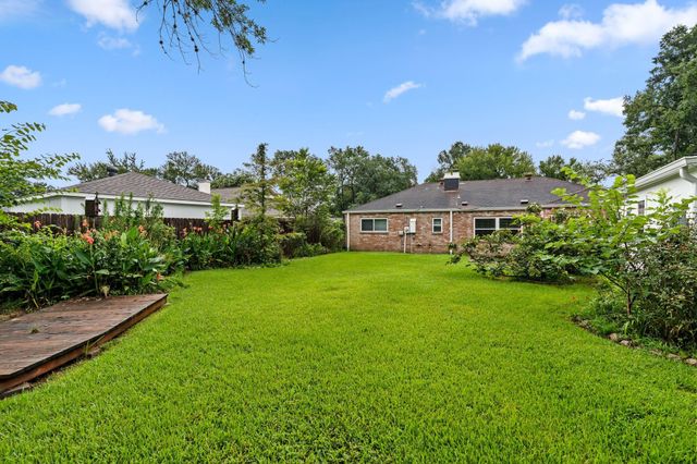13714 Lynnwood Lane, Sugar Land, TX 77498